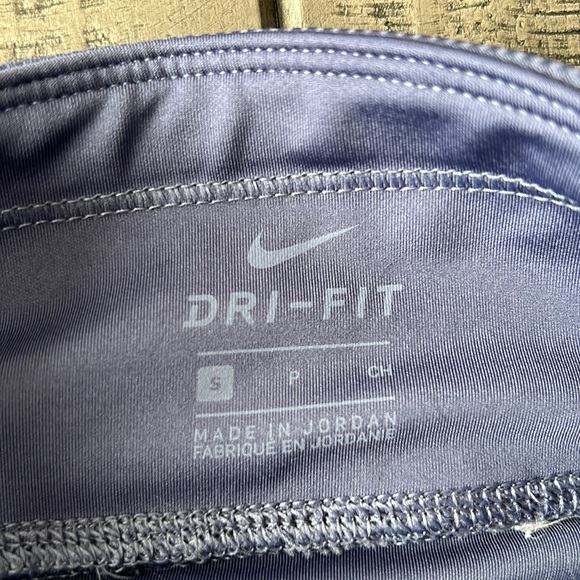 NWOT Nike 7/8 length high waisted legging - Picture 5 of 8